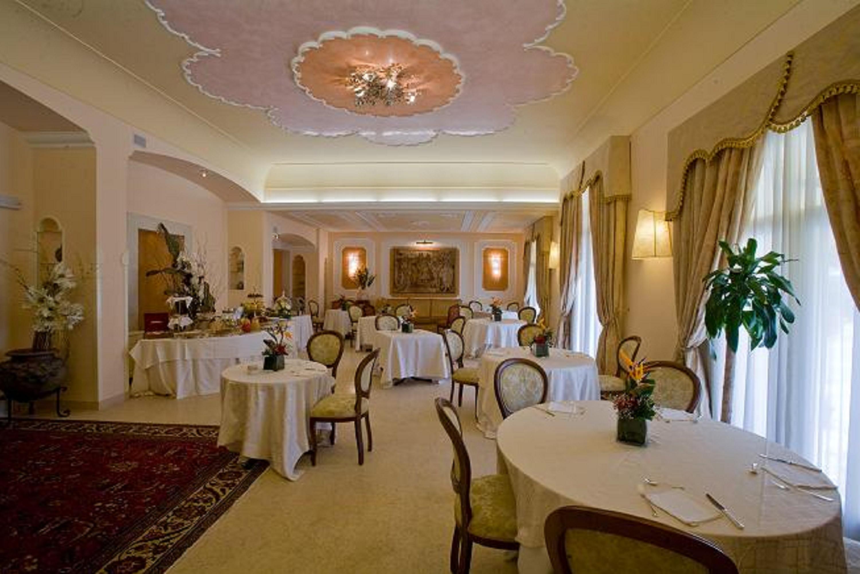 קוטרופיאנו Sangiorgio Resort & Spa מראה חיצוני תמונה